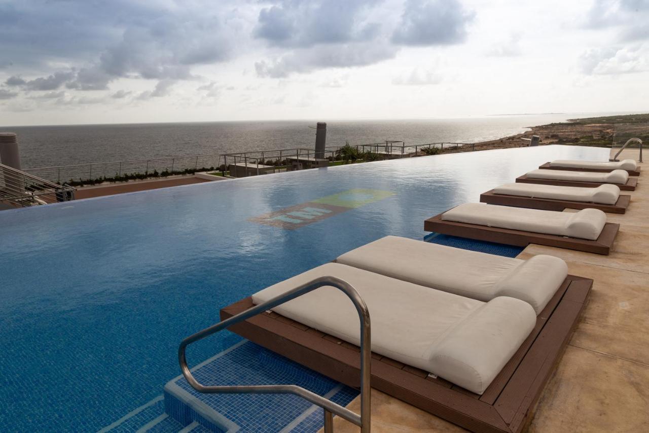Gorgeous Infinity View